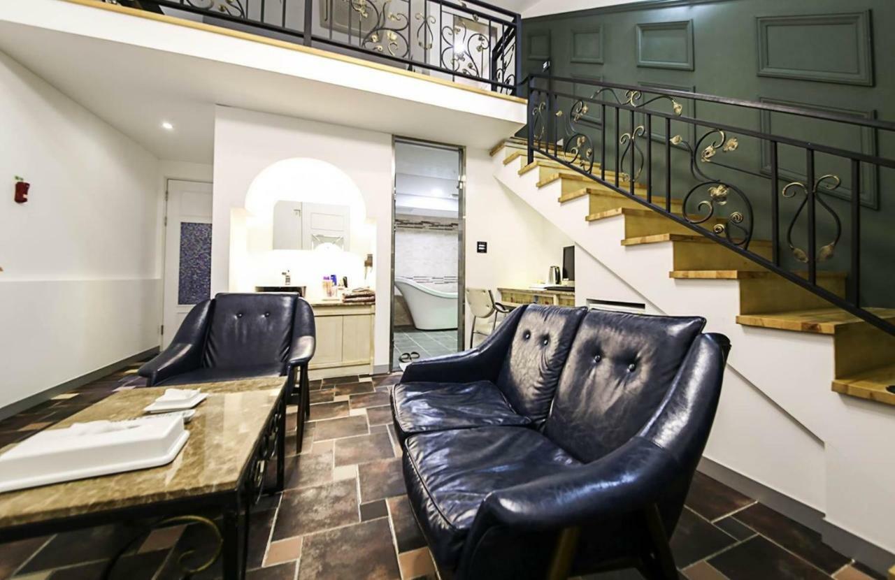 Dubai Hotel Чеонджу Екстериор снимка