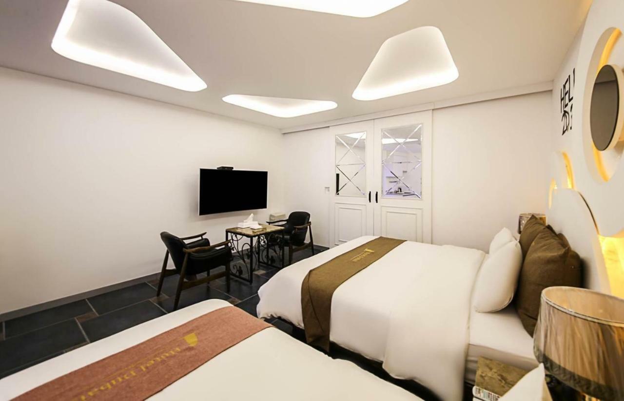 Dubai Hotel Чеонджу Екстериор снимка